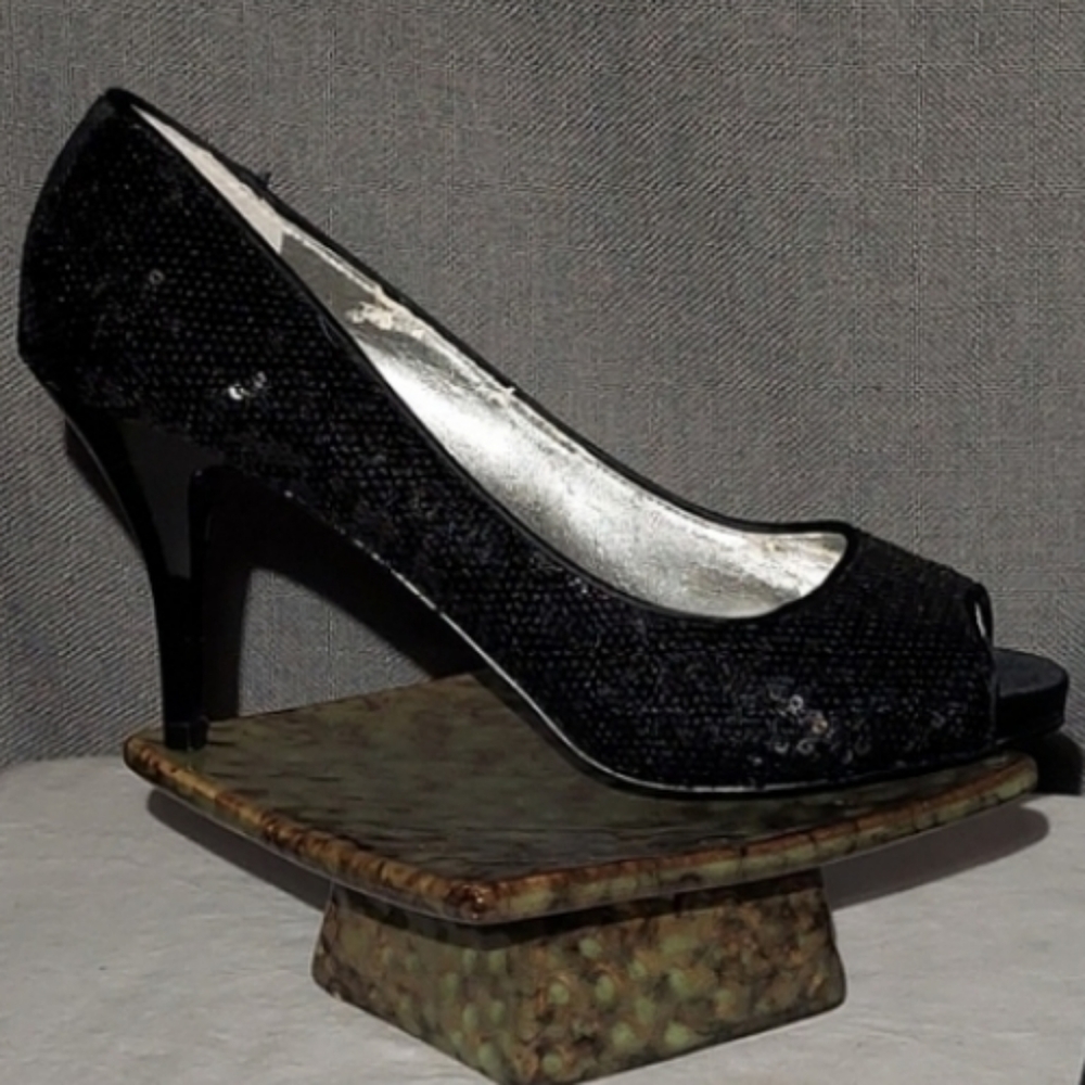 Guess Black Sequin 3 inch open toe heels SZ 6 M